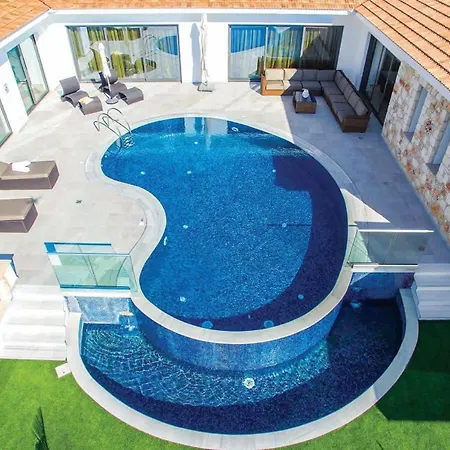 Marietta Villa *